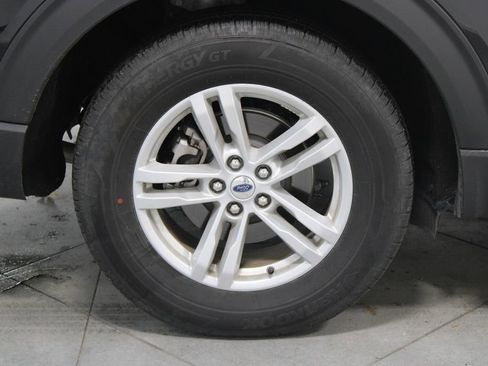 Used 2023 Ford Explorer XLT w/ Equipment Group 202A image 12