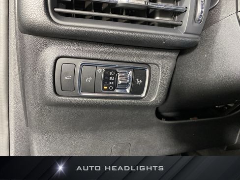 Used 2024 Lincoln Corsair AWD w/ Equipment Group 101A image 25
