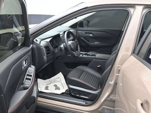 Used 2026 Nissan Rogue SV AWD/4WD image 25