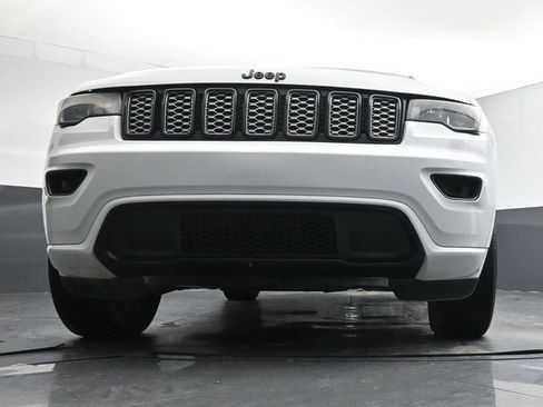 Used 2019 Jeep Grand Cherokee Altitude image 28