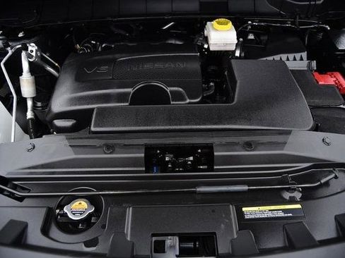 Certified 2024 Nissan Pathfinder SL image 31