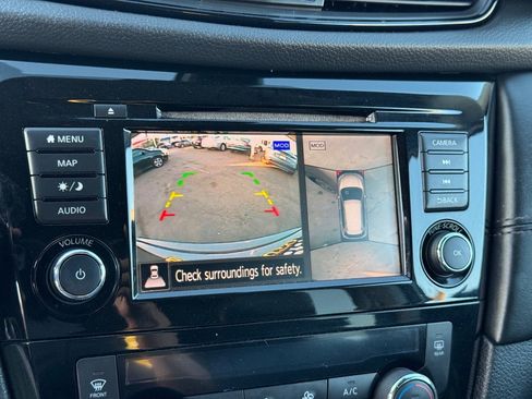 Used 2020 Nissan Rogue SL AWD/4WD image 29
