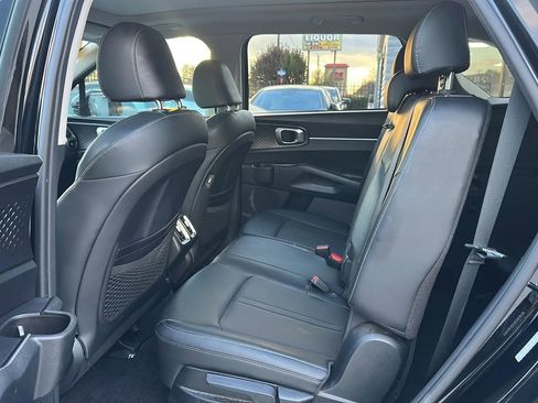Used 2021 Kia Sorento S w/ Panoramic Sunroof Package image 13