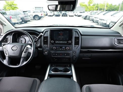 Used 2024 Nissan Titan SV w/ SV Convenience Package RWD image 31