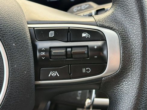 Used 2025 Kia Sportage LX FWD image 27