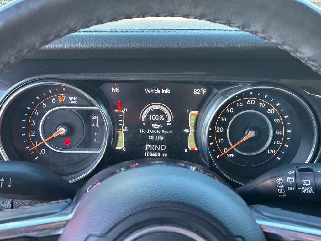 Used 2022 Jeep Wrangler Unlimited Sahara AWD/4WD image 33