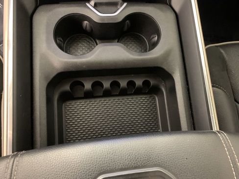 Used 2022 RAM 1500 Laramie AWD/4WD image 12