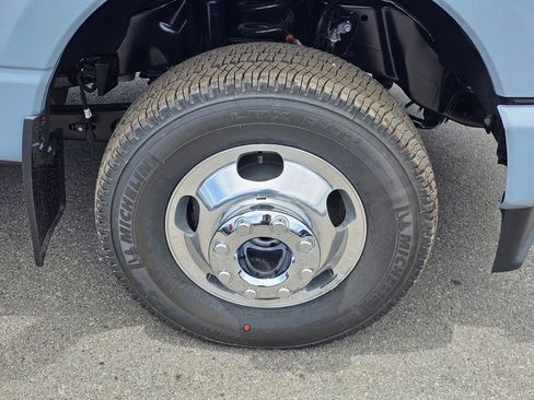 New 2026 Ford F350 Platinum AWD/4WD image 7