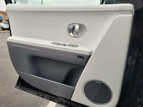 Used 2024 Hyundai Ioniq 5 Limited image 25