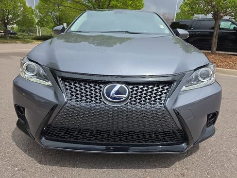 Used 2017 Lexus CT 200h FWD image 9