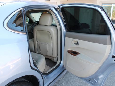 Used 2005 Buick LaCrosse CXL w/ Gold Convenience Package FWD image 29