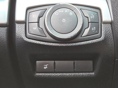 Used 2016 Ford Explorer XLT w/ Equipment Group 202A image 34