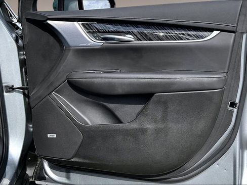 Certified 2025 Cadillac XT6 Premium Luxury AWD/4WD image 19