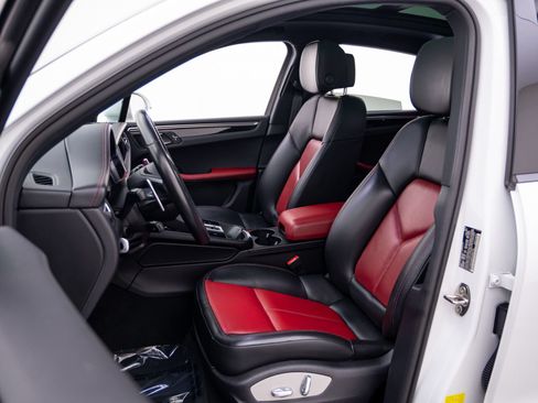 Used 2023 Porsche Macan S AWD/4WD image 15