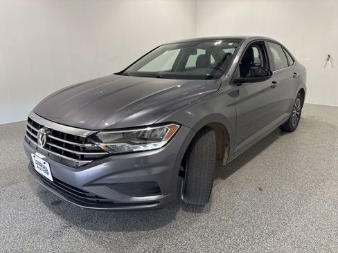 Used 2019 Volkswagen Jetta SE FWD image 3