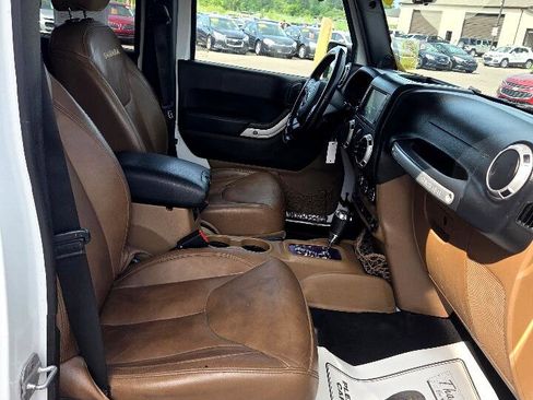 Used 2013 Jeep Wrangler Unlimited Sahara w/ Dual Top Group image 15