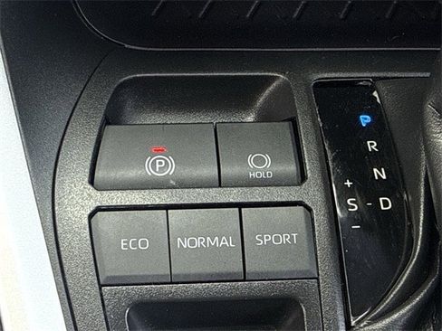 Used 2025 Toyota RAV4 XLE image 22