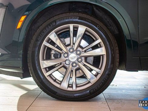 Certified 2025 Cadillac XT6 Premium Luxury image 9