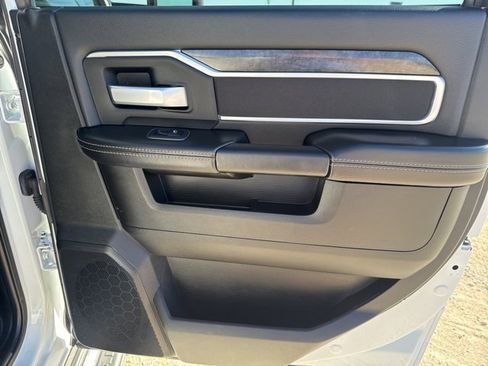 Used 2024 RAM 2500 Big Horn image 24