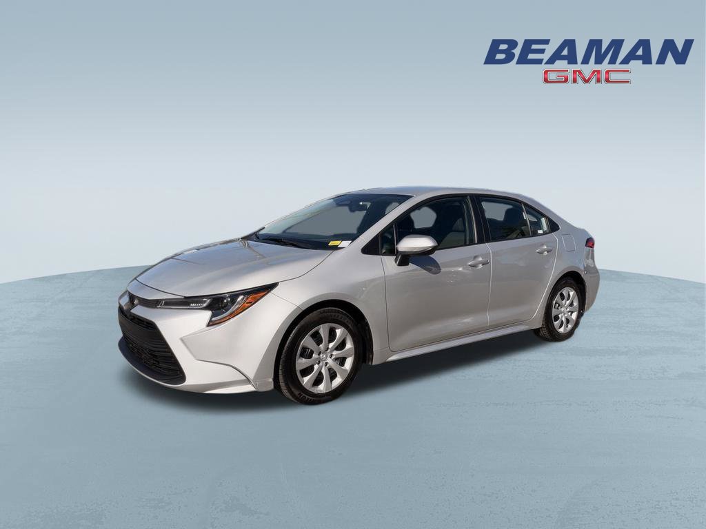 Used 2024 Toyota Corolla LE FWD image 3