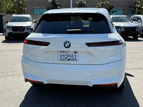 Used 2026 BMW iX xDrive45 image 9