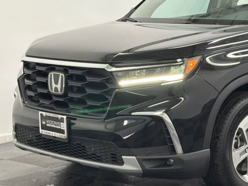 Used 2025 Honda Pilot EX-L image 2