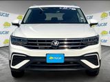 Used 2022 Volkswagen Tiguan SE w/ Panoramic Sunroof Package image 2