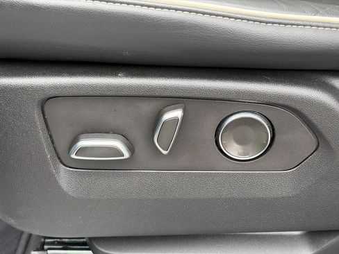 Certified 2023 Cadillac Escalade ESV Premium Luxury AWD/4WD image 18