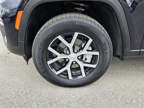 Certified 2024 Jeep Grand Cherokee Limited image 9