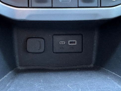 Used 2020 GMC Acadia SLE image 25