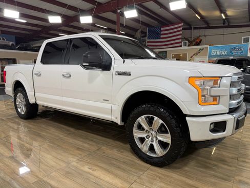 Used 2015 Ford F150 Platinum w/ Equipment Group 701A Luxury RWD image 3