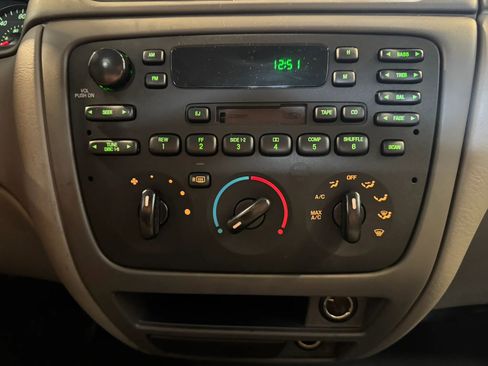 Used 2007 Ford Taurus SE FWD image 13