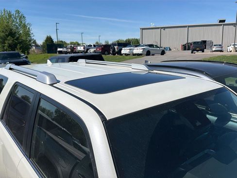 Used 2021 Toyota 4Runner Limited AWD/4WD image 6