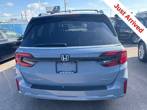 Used 2025 Honda Odyssey Touring image 11