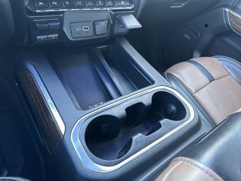 Used 2019 Chevrolet Silverado 1500 High Country w/ Technology Package image 26