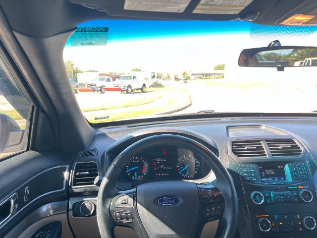 Used 2018 Ford Explorer XLT FWD image 16