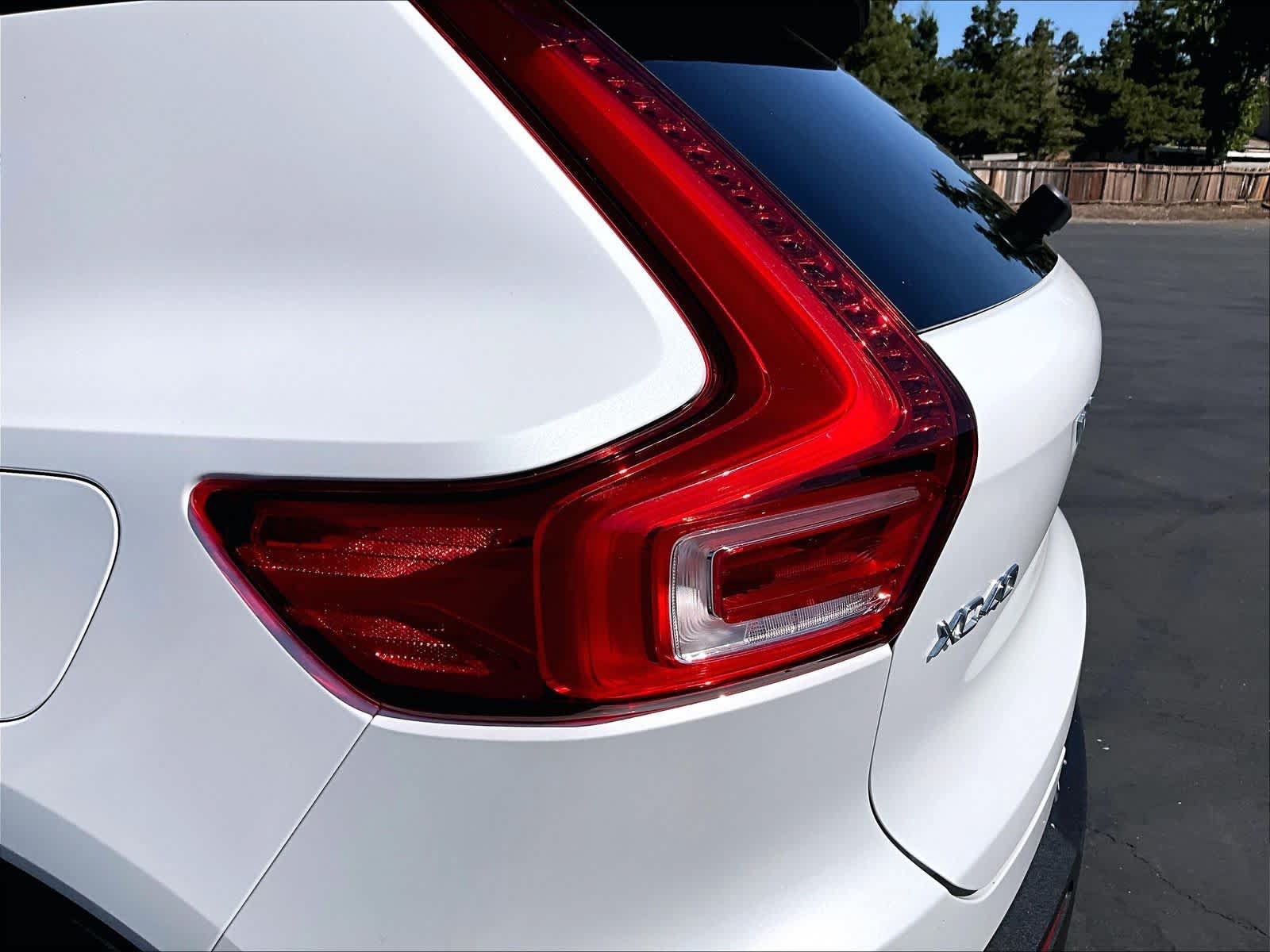 Used 2023 Volvo XC40 Recharge Ultimate AWD/4WD image 32