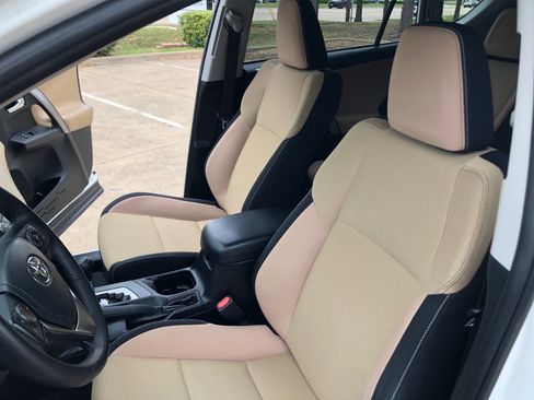 Used 2017 Toyota RAV4 XLE image 14