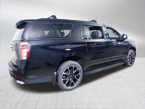 Used 2024 Chevrolet Suburban RST w/ Sport Performance Package image 7