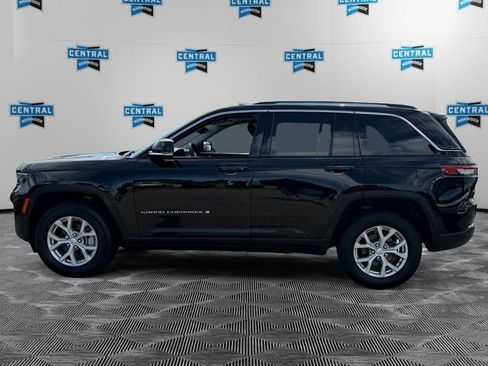 Certified 2023 Jeep Grand Cherokee Limited AWD/4WD image 3