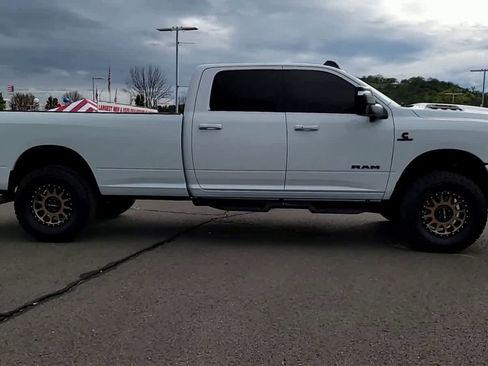 Used 2025 RAM 3500 Laramie w/ Night Edition AWD/4WD image 9