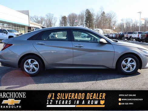 Used 2021 Hyundai Elantra SE image 1