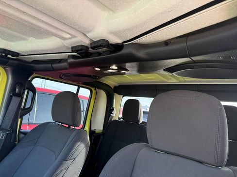 Used 2023 Jeep Gladiator Sport image 20