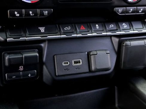 Used 2021 GMC Sierra 2500 AT4 AWD/4WD image 17