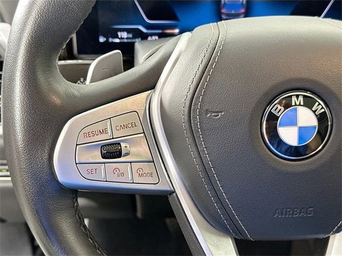 Used 2025 BMW X7 xDrive40i w/ Premium Package image 24