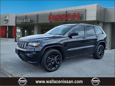 Used 2021 Jeep Grand Cherokee Laredo X AWD/4WD image 1