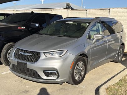 Used 2021 Chrysler Pacifica Touring-L