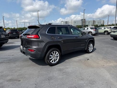 Used 2014 Jeep Cherokee Limited w/ Luxury Group AWD/4WD image 3