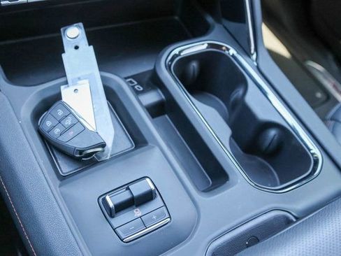 Used 2025 GMC Sierra 2500 AT4 AWD/4WD image 25