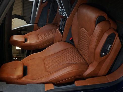 Used 2019 Lamborghini Urus image 11